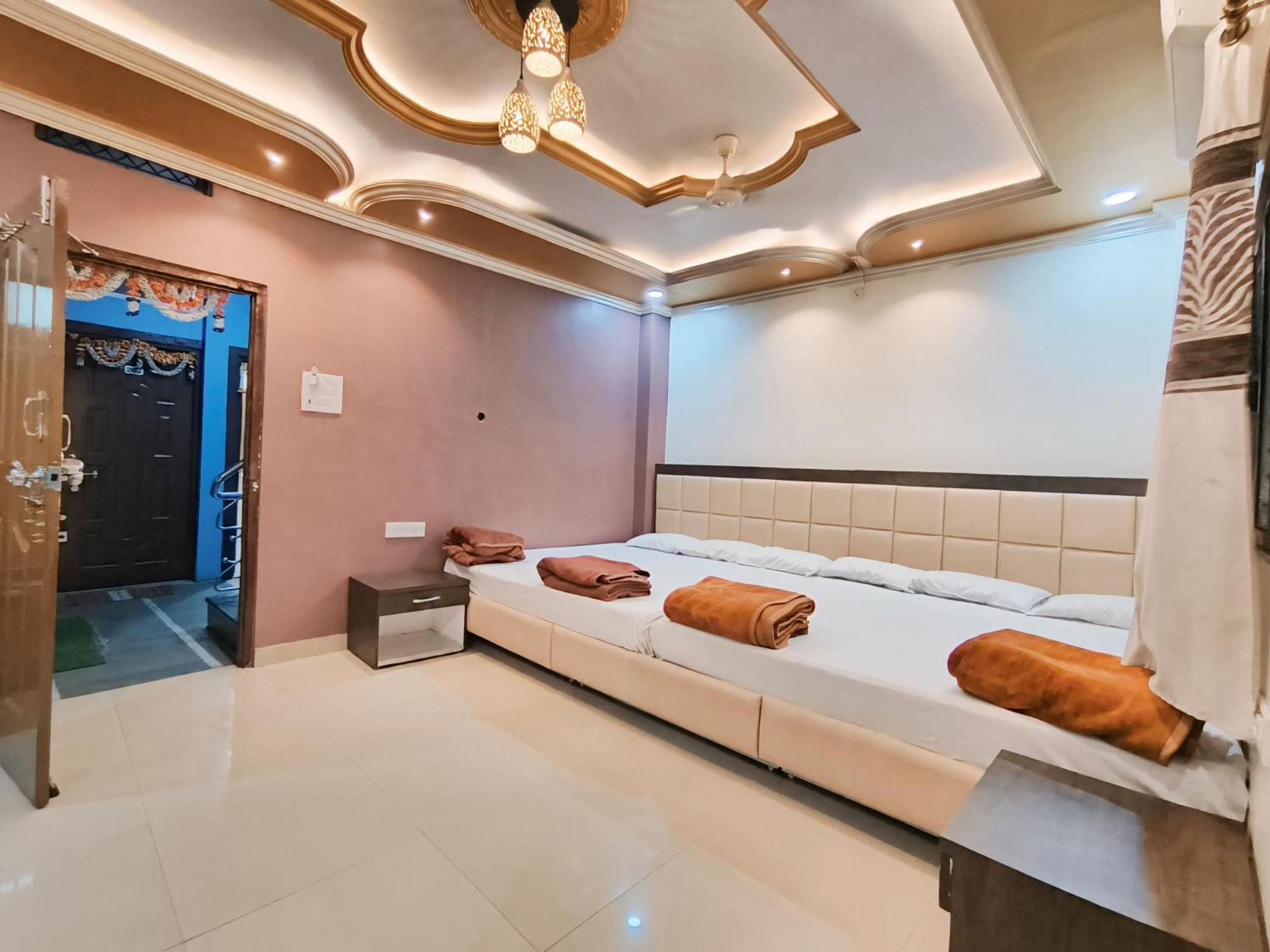 Shree Trilokeshwar Guesthouse Удджайн Экстерьер фото