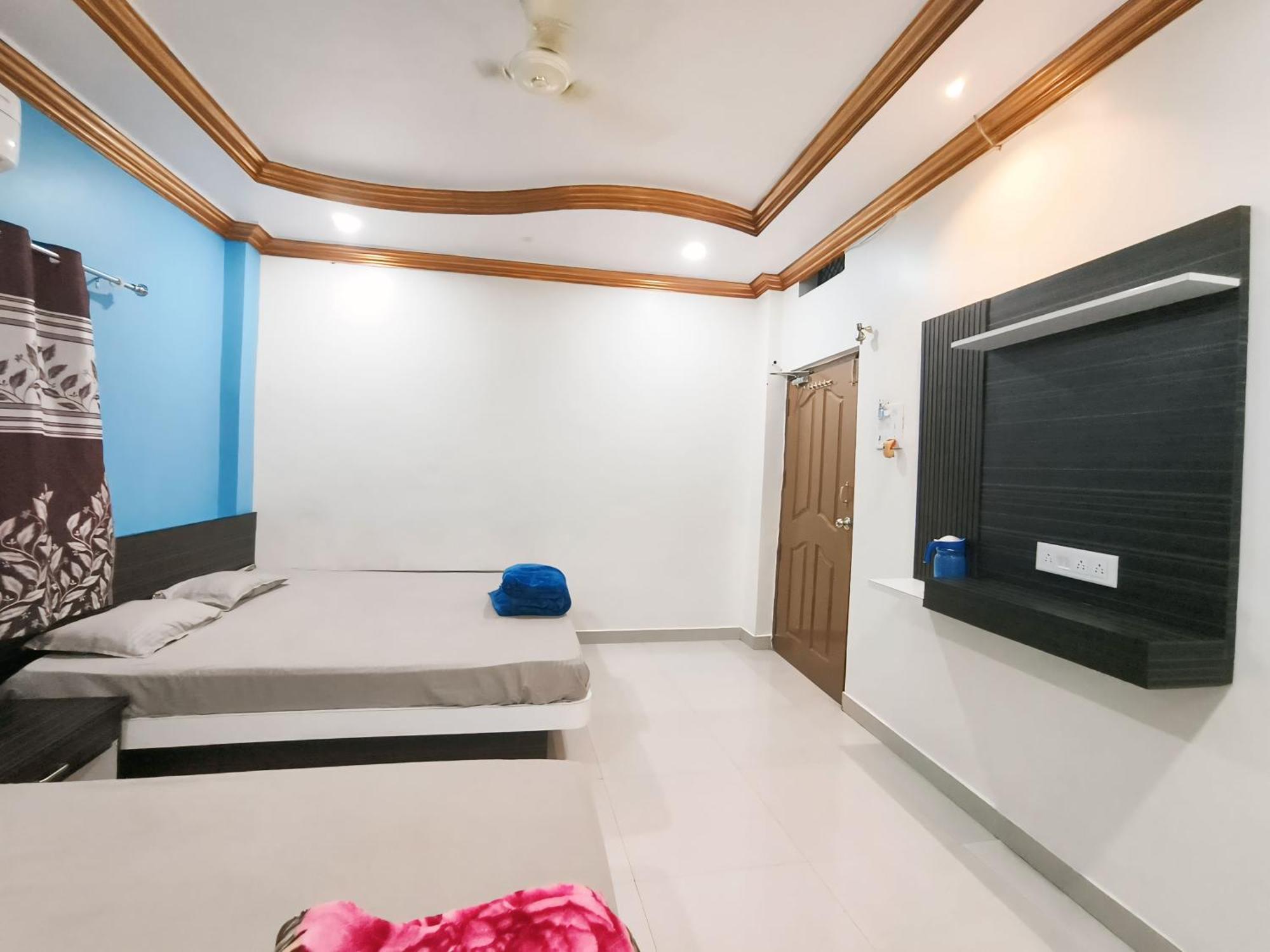 Shree Trilokeshwar Guesthouse Удджайн Экстерьер фото