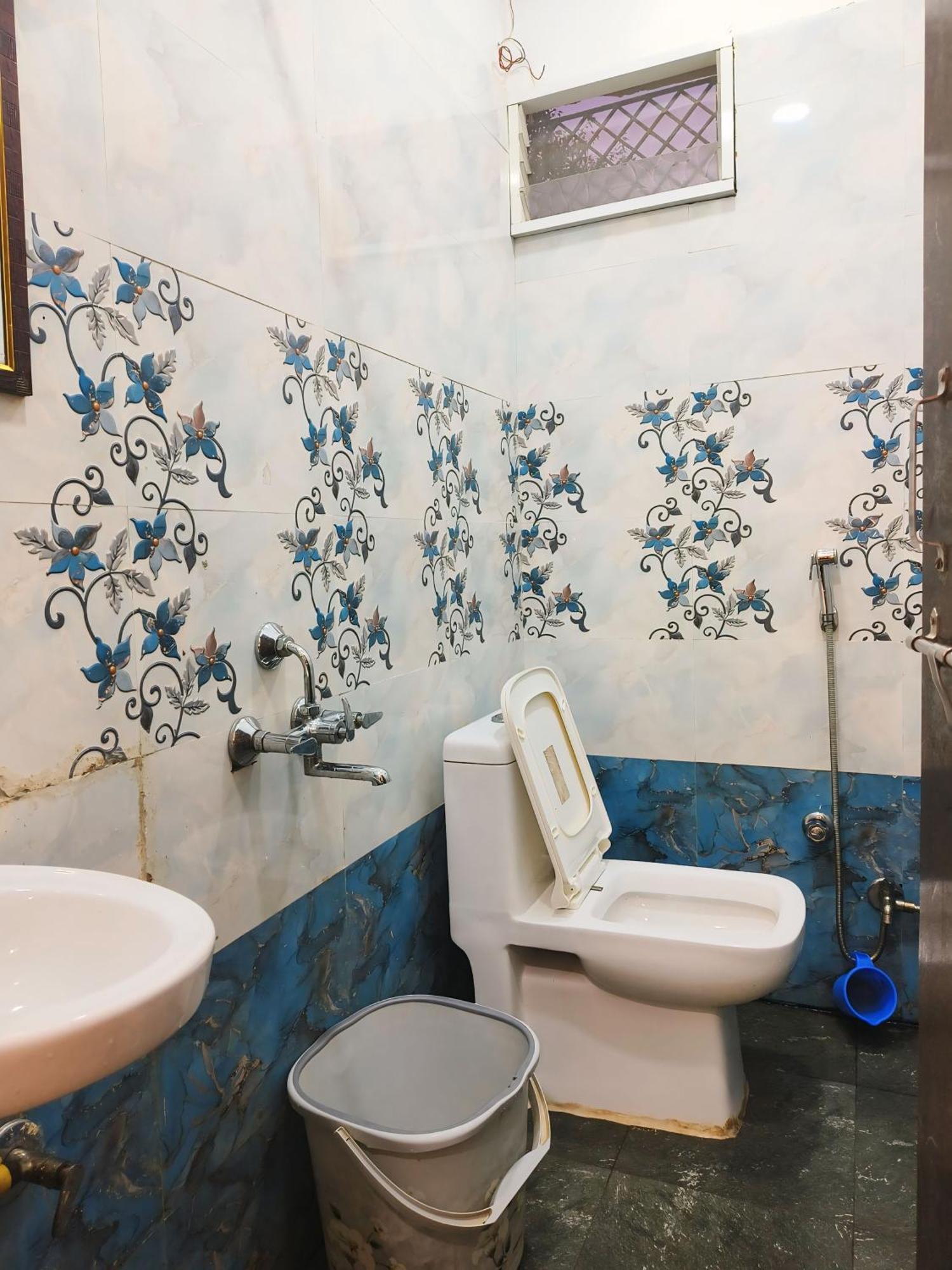 Shree Trilokeshwar Guesthouse Удджайн Экстерьер фото